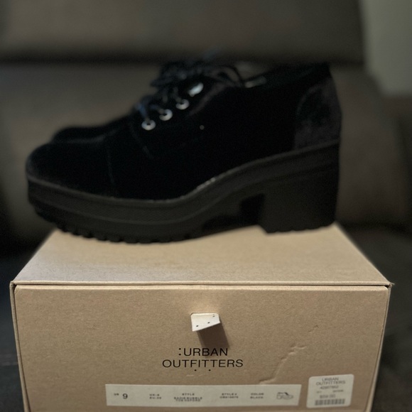 Urban Outfitters Sadie Bubble Tox Oxford - Picture 1 of 2